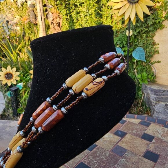 Vintage Beaded Necklace in Brown and Tan - Picture 2 of 3